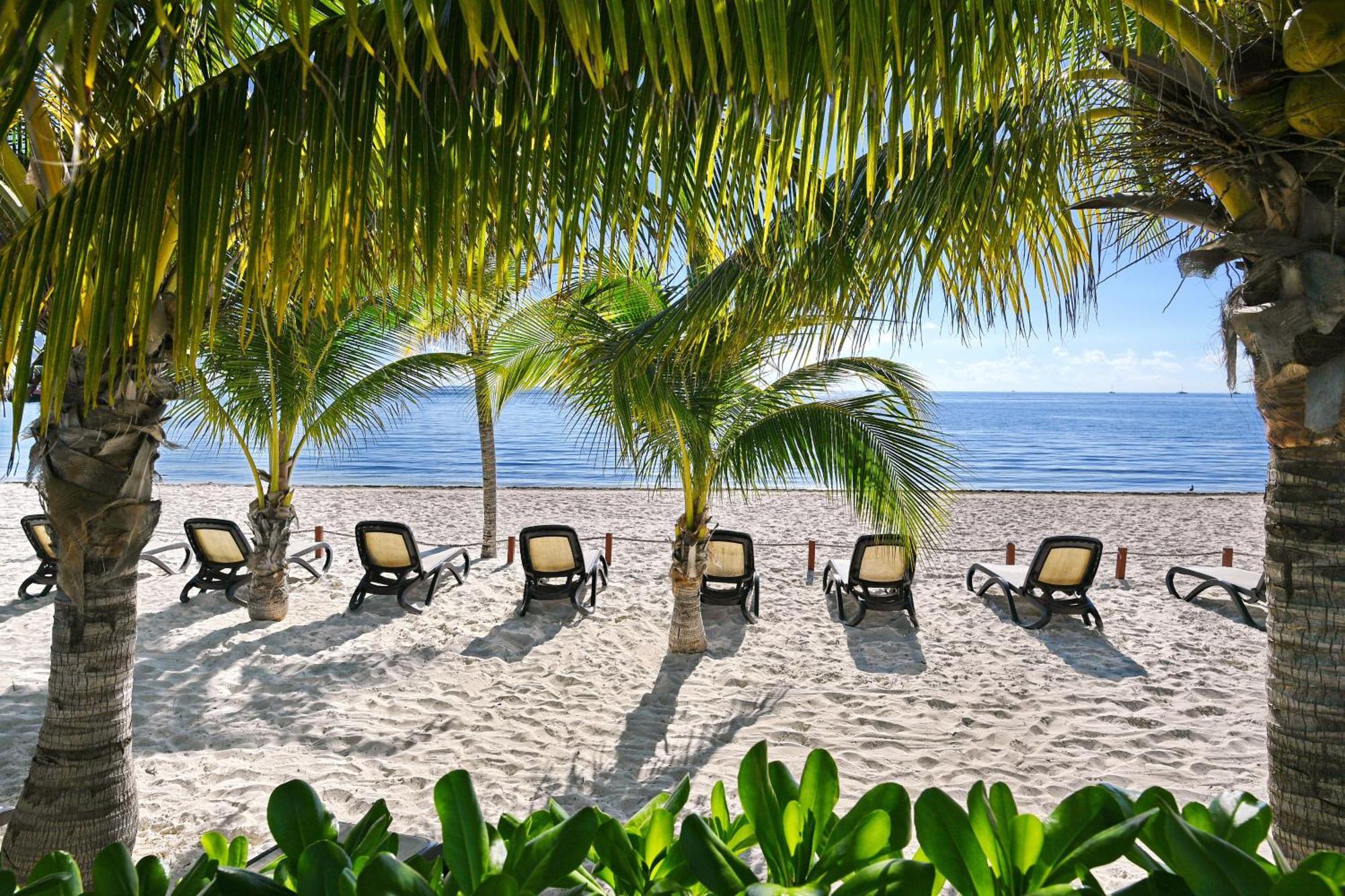 Beachfront Apartment Blue Vista Cancún Exteriör bild